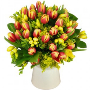 Tulipány a frézie